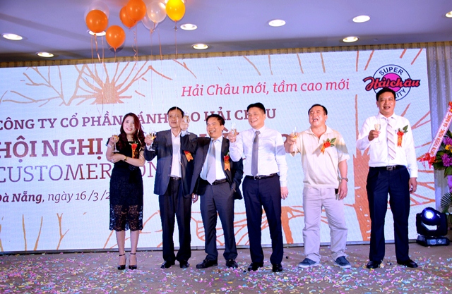 Hội nghị khách hàng Công ty Cổ phần Bánh kẹo Hải Châu năm 2017 chủ đề “Hải Châu mới, tầm cao mới”.